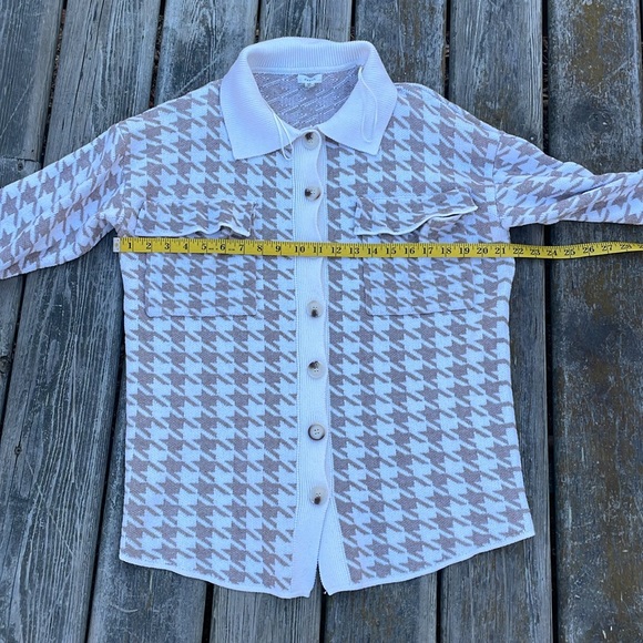 Debut Houndstooth Button Up Collared Cardigan - Picture 6 of 8